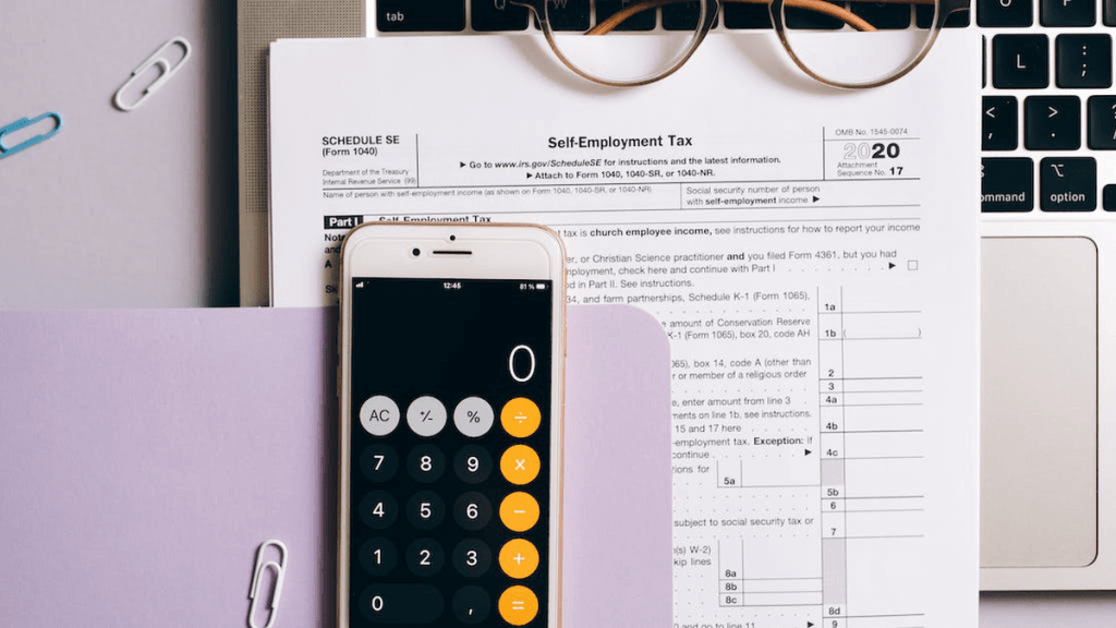 IRS delays implementation of lowered form 1099-K reporting threshold