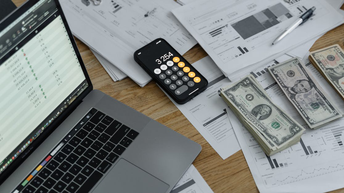 MilhouseNeal-Feature-pexels-photo-6694543-165