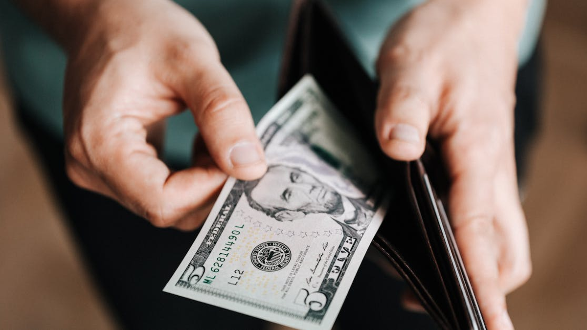 MilhouseNeal-Feature-pexels-photo-4386421-451