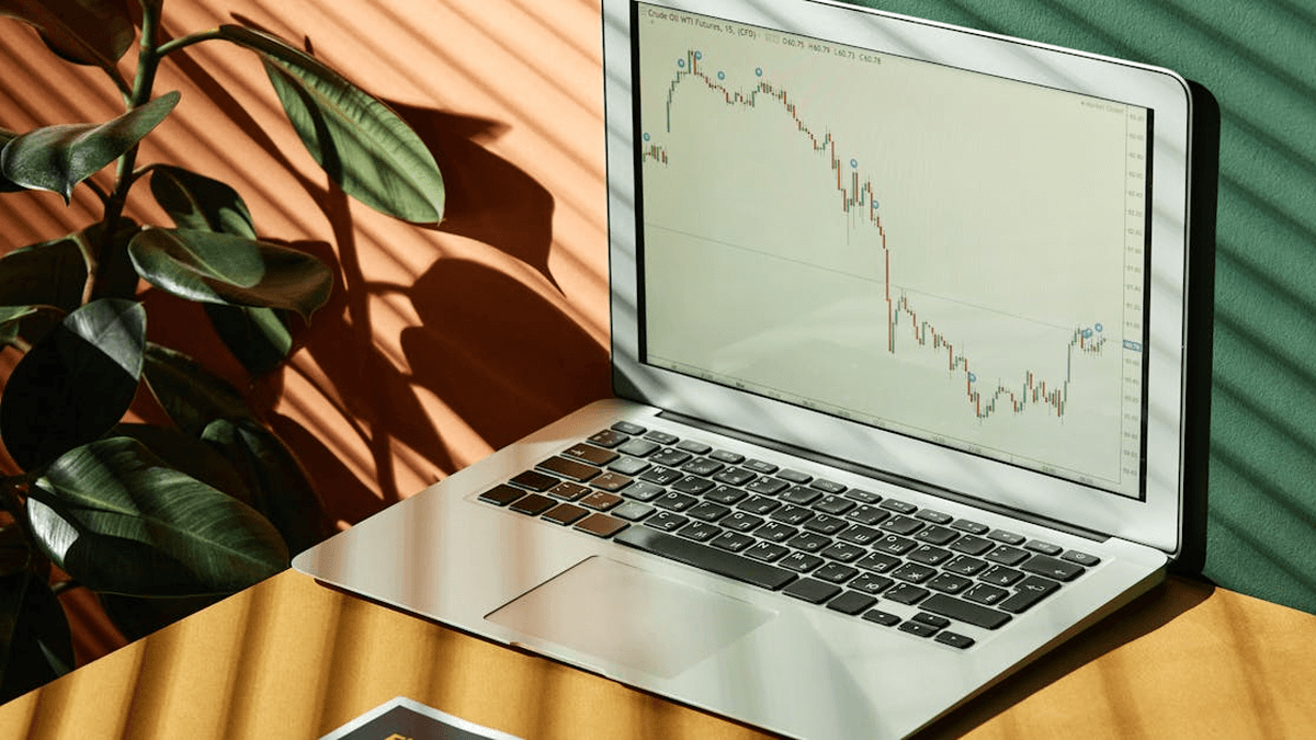 MilhouseNeal-Feature-pexels-photo-7108092-243